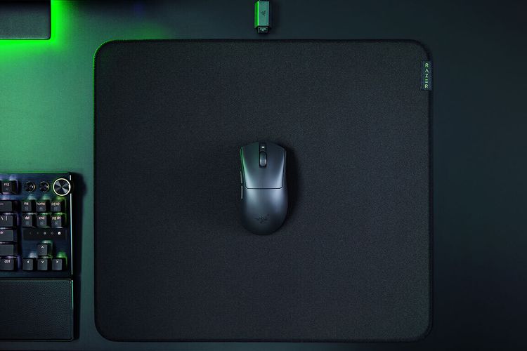 Ilustrasi mouse gaming Razer DeathAdder V3 Hyperspeed