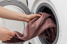 5 Masalah yang Terjadi Saat Mencuci Handuk dan Cara Mengatasinya