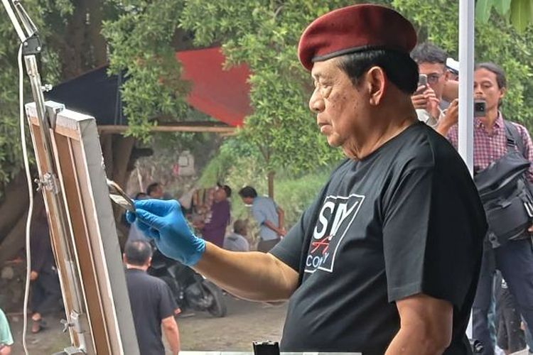 Kala SBY Melukis Sungai Bengawan Solo dengan Gaya 