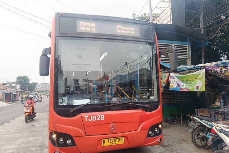 Tarif Transjabodetabek Berpotensi Naik, Penumpang: Gaji Cuma Habis Buat Transportasi