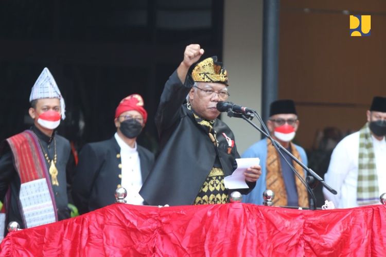 Menteri PUPR Basuki Hadimuljono menjadi inspektur upacara dalam peringatan HUT ke-77 RI di Lapangan Sapta Taruna, Kementerian PUPR, Rabu (17/8/2022).