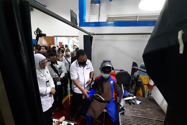 Menaker Ida Fauziah saat membuka pelatihan PBK di BBPLK Serang