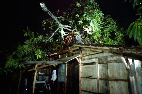 Diterjang Angin Puting Beliung, Puluhan Rumah di Kabupaten Semarang Rusak