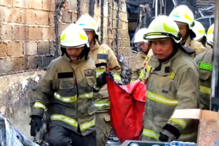 Kebakaran Ruko di Pulogadung Jaktim, 3 Orang Tewas dan 1 Terluka