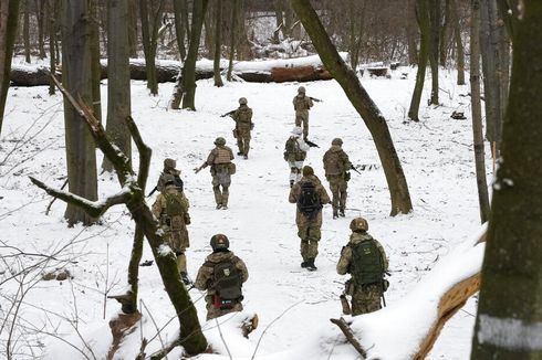 Seorang Personel Garda Nasional Ukraina Serang Pabrik, 5 Tentara Tewas