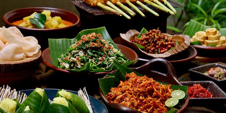 Sebutkan 5 makanan khas beserta daerah asal di indonesia