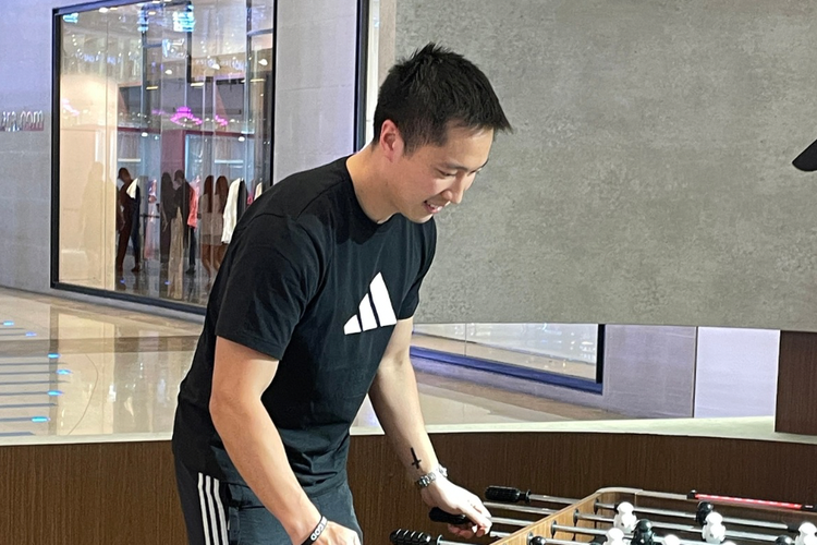 Arthur Irawan dalam acara Stanley 1913 Pop-Up: Home of Champions di Central Park, Jakarta Barat pada Kamis (04/06)