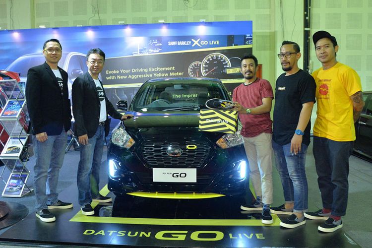 Datsun hadirkan Datsun GO-live special edition bekerja sama dengan merek sneakers lokal Saint Barkley