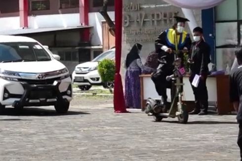 Cerita Andika Ikuti Wisuda Drive Thru dengan Vespa Hasil Modifikasi