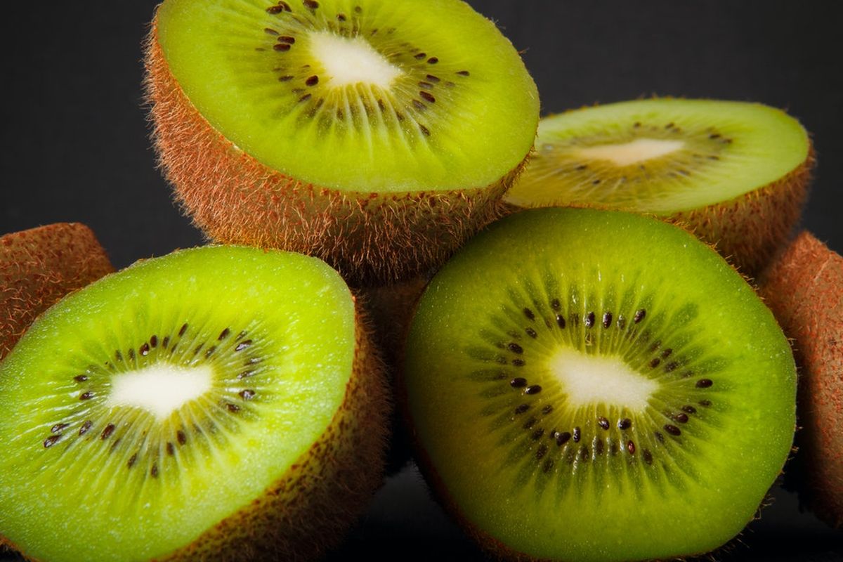 Kiwi bisa digunakan untuk menurunkan tekanan darah tinggi.