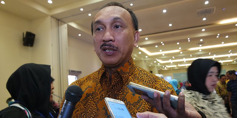 Pelaksana Tugas (Plt) Ketua BKKBN, Sigit Priohutomo saat menemui wartawan usai sesi dialog.