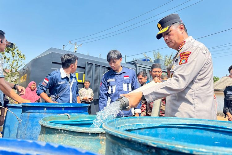 Sumur Mengering, Warga Bangka Terpaksa Mandi dan Cuci Baju di Kolong Bekas Tambang