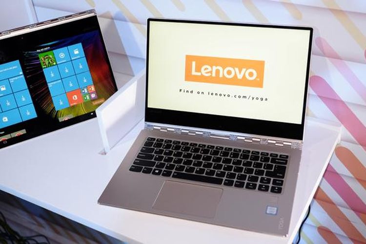 Lenovo Yoga 910 diperkenalkan dalam sebuah acara di Jakarta, Selasa (7/2/2017)