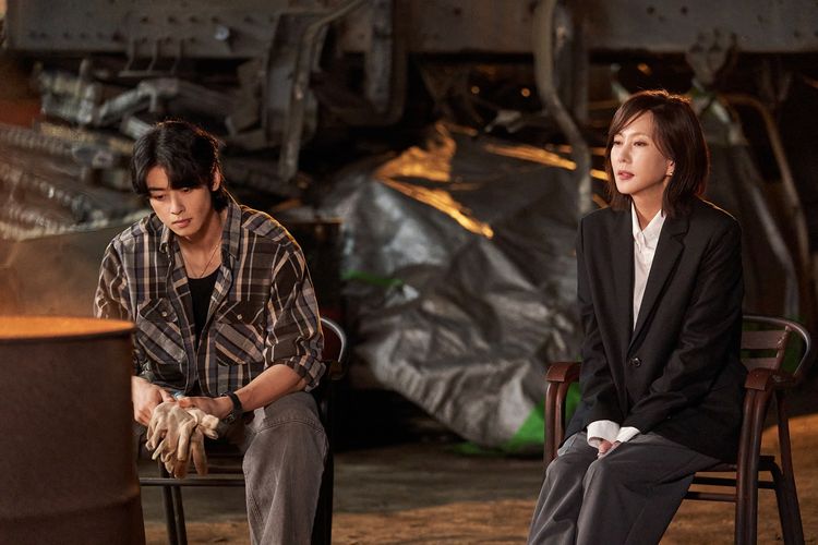 Artis peran Cha Eun Woo (kiri) dan Kim Nam Joo dalam drama Wonderful World.                              