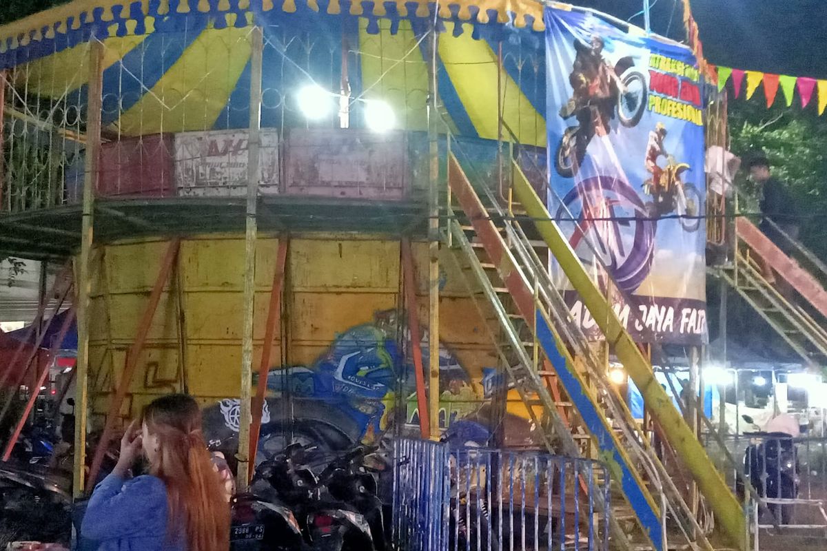 Pertunjukan tong setan di Kabupaten Jember mengalami kecelakaan dan menabrak anak kecil 