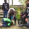 Sepeda Motor yang Hilang Diantar ke Rumah, Driver Ojol Bersujud di Kaki Kapolsek