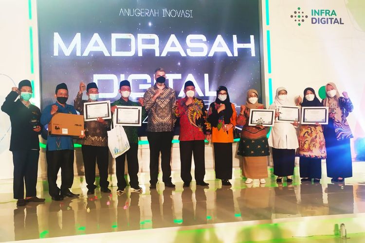 Kemenag Provinsi Jawa Timur bersama Infradigital telah menggelar Anugerah Inovasi Madrasah Digital Tahun 2021 Wilayah Kerja Surabaya dan Bojonegoro pada 3 Januari 2022 di Surabaya.
