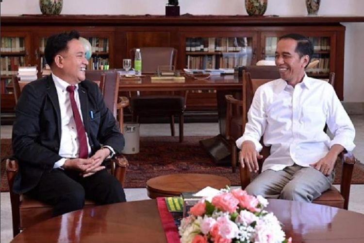 Presiden Joko Widodo bertemu Yusril Ihza Mahendra di Kompleks Istana Presiden Bogor, Jumat (30/11/2018).