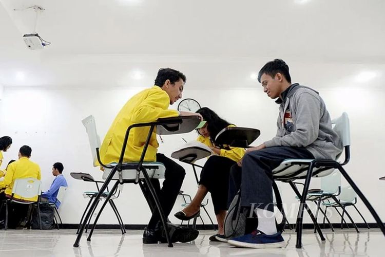 UKT dan Tekanan Kelas Menengah