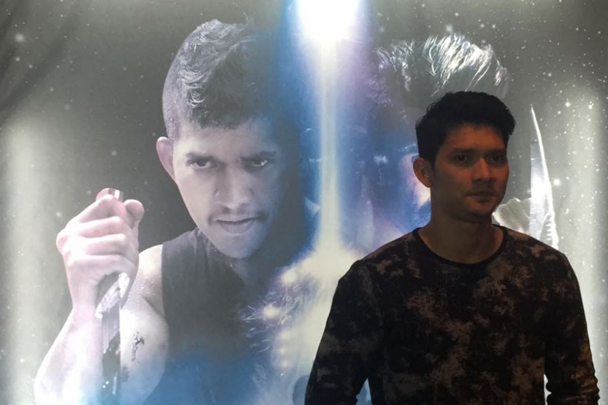 Iko Uwais ketika memberikan keterangan pers tentang film Beyond Skyline di Lounge XXI Plaza Indonesia, Kamis (5/10/2017).