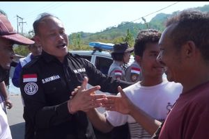 Belum Dapat Bantuan Usai Gempa, Warga Manggarai Adang Mobil Polisi