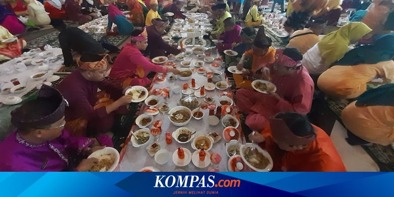Apa Itu Tradisi Makan Saprahan Di Pontianak Halaman All Kompas Com