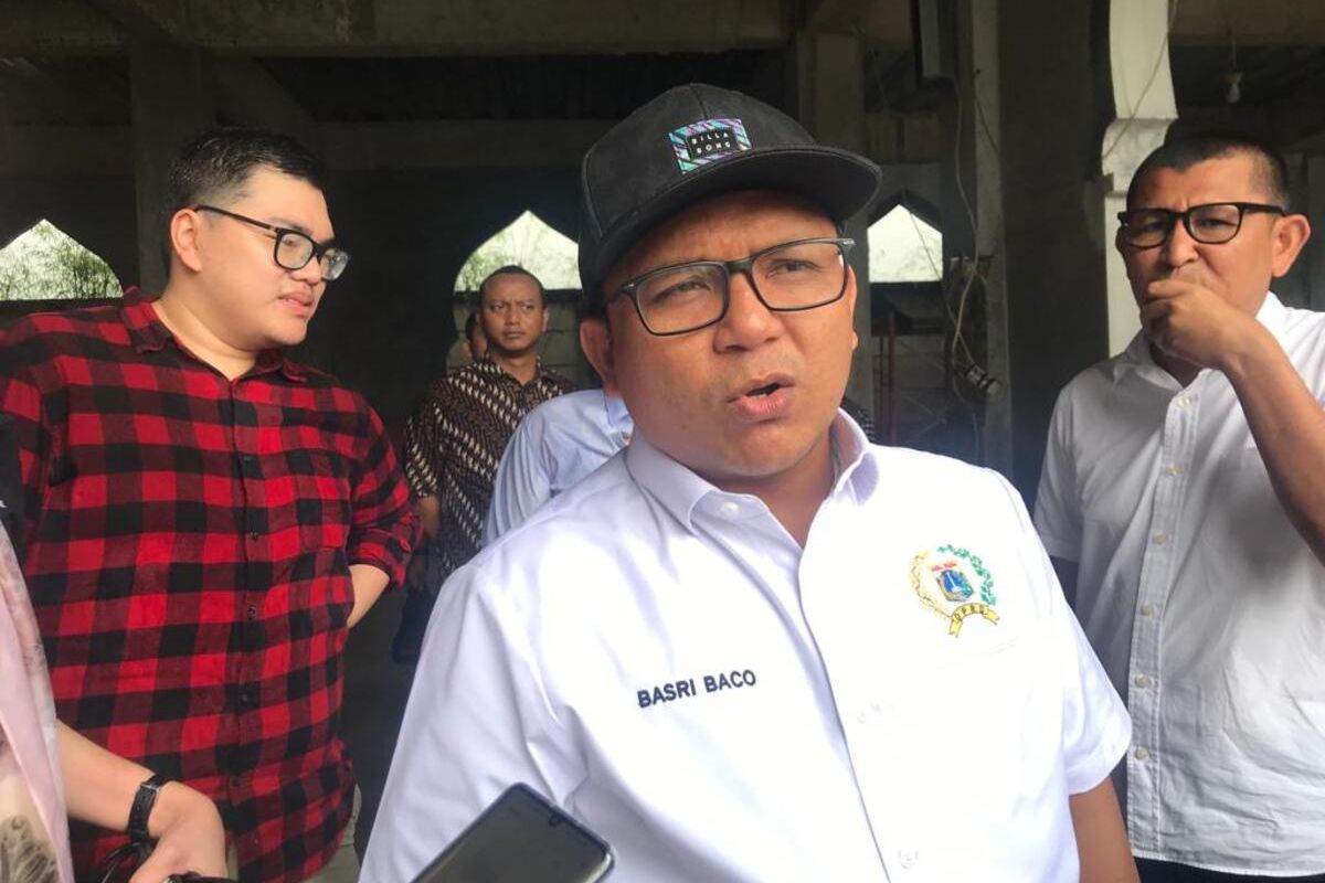 Ketua Fraksi Golkar DPRD DKI Jakarta Basri Baco, di Semanan, Kalideres, Jakarta Barat, Selasa (7/1/2020)