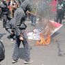 Demo Mahasiswa di DPRD Jabar, Spanduk Prabowo Dibakar