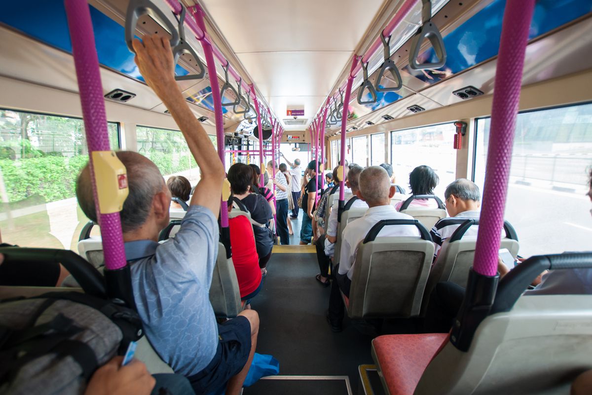 Ilustrasi penumpang bus