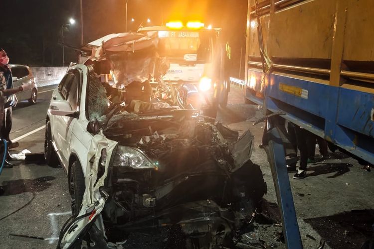 Kecelakaan Maut di Tol Pandaan-Malang, 5 Orang Tewas, 4 Luka Berat