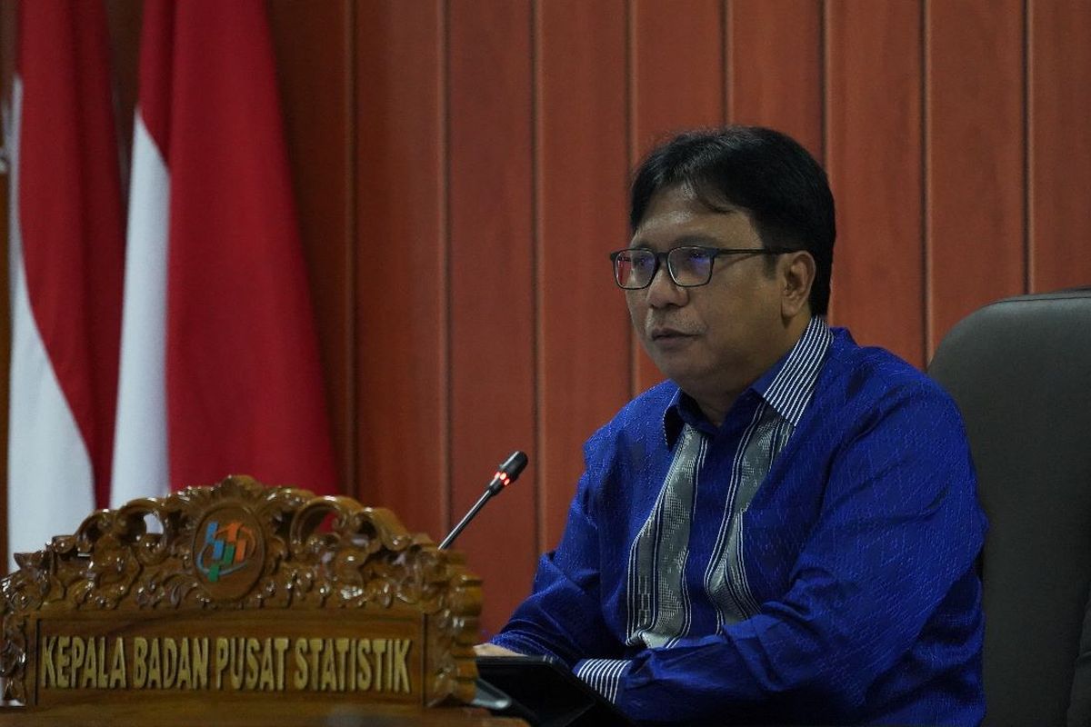  Kepala BPS Margo Yuwono dalam konferensi pers terkait rilis neraca perdagangan Indonesia sepanjang 2022, Senin (16/1/2023). 