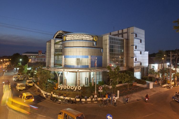 Terminal Internoda Joyoboyo berkonsep green building dengan lahan parkir lima lantai