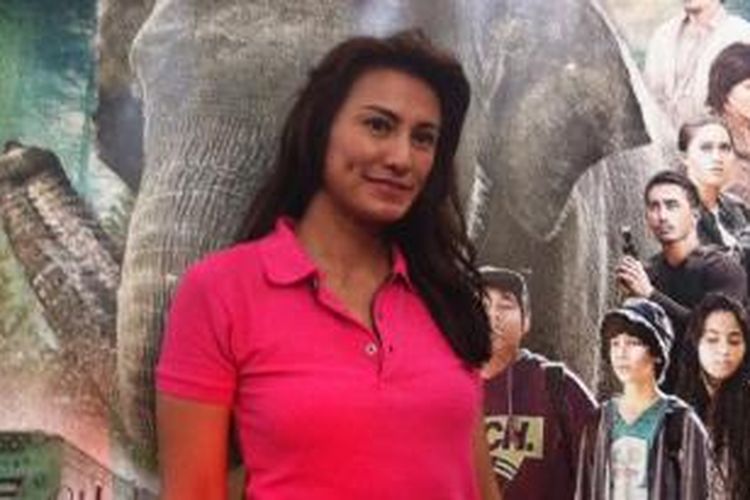 Davina Veronica hadir dalam jumpa pers film Para Pemburu Gajah, di Kebun Binatang Ragunan, Jakarta Selatan, Kamis (5/6/2014). 