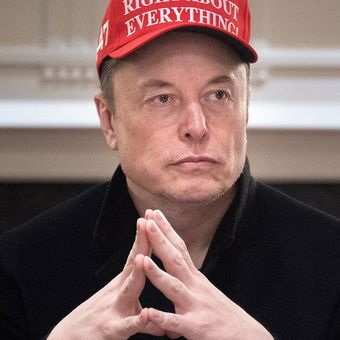 Elon Musk menyatakan bahwa SpaceX dan Tesla berencana membangun dua pabrik chip canggih di kawasan Austin, Texas, Amerika Serikat (AS).