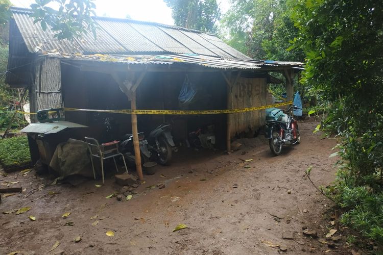 Satu keluarga di Depok dianiaya orang tidak dikenal pada saat tertidur, Jumat (10/1/2020)(KOMPAS.com/ANGGITA NURLITASARI)