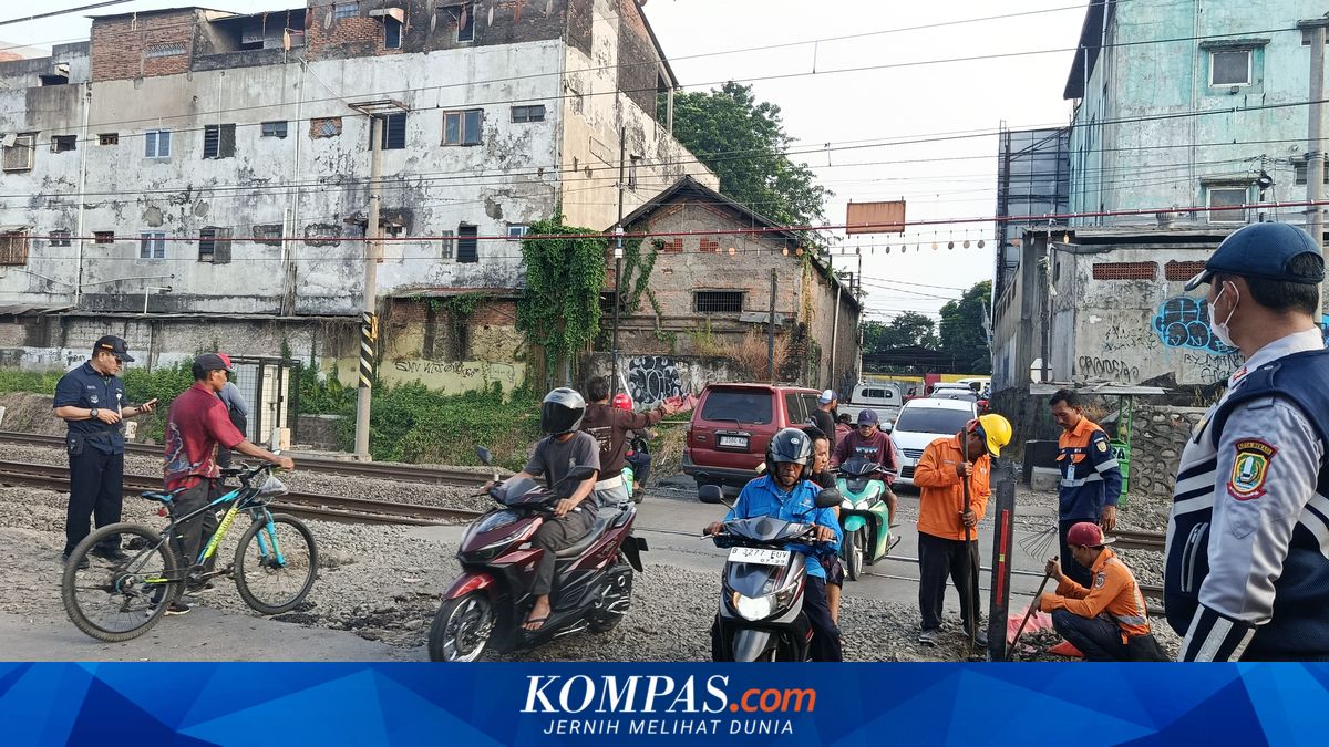 Ketika Pelintasan Liar Kereta Menjamur, Disiplin Publik Jadi Penentu Keselamatan ~WR 

Klik untuk baca: