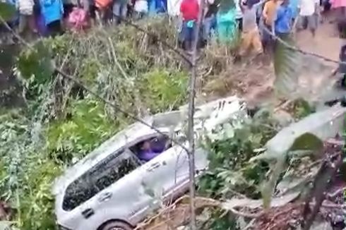 Longsor Terjang Lebong Bengkulu, Jalur Lintas Putus, Satu Mobil Masuk Jurang