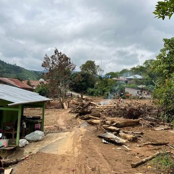 Kondisi salah satu ruas Jalan  Nasional Takengon-Nagan Raya pascabencana hidrometerologi.
