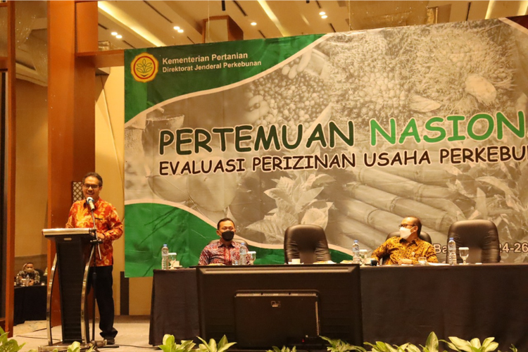 Kementan mengadakan pertemuan nasional bertajuk ?Evaluasi Perizinan Usaha Perkebunan?. 