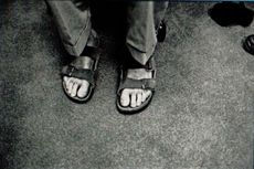 Penampakan Sandal Birkenstock Milik Steve Jobs Seharga Rp 3,4 Miliar