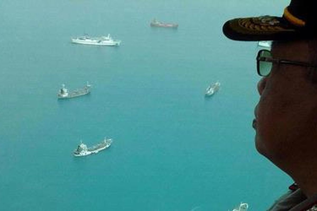 Kepala Korlantas Polri Inspektur Jenderal Pudji Hartanto memantau arus balik Lebaran di sejumlah titik, seperti di penyeberangan Bakauheni-Merak, Jumat (24/8/2012) 