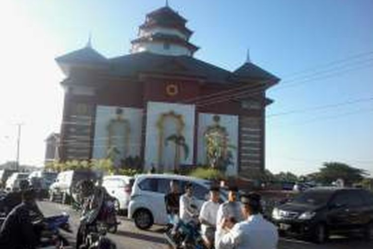 Masjid Muhammad Cheng Hoo Jl Danau Metro Tanjung Bunga, Makassar.