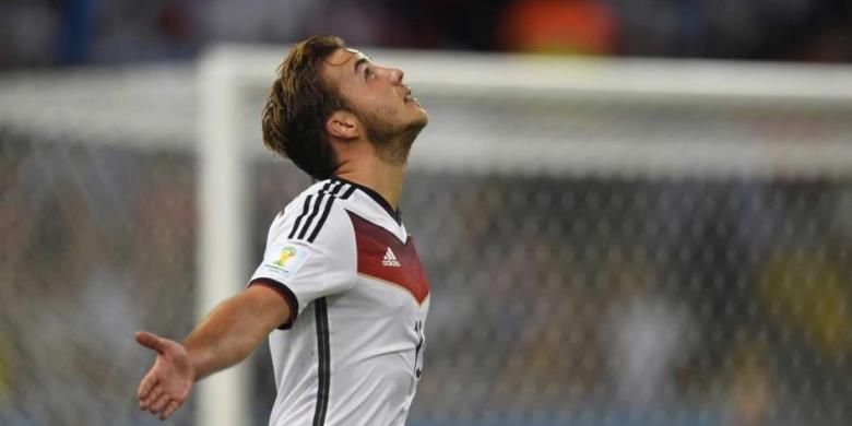 Pemain Jerman, Mario Goetze, berselebrasi setelah mencetak gol ke gawang Argentina di laga final Piala Dunia di Maracana Stadium, Rio de Janeiro, 13 Juli 2014. Terkini, Mario Goetze masuk skuad Jerman untuk Piala Dunia 2022 Qatar.