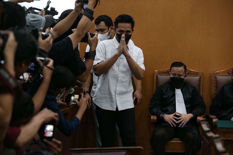 Terdakwa kasus pembunuhan berencana Brigadir Nofriansyah Yosua Hutabarat atau Brigadir J, Richard Eliezer menjalani sidang pembacaan tuntutan di Pengadilan Negeri Jakarta Selatan, Rabu (18/1/2023).