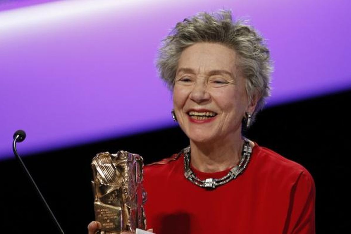 Aktris Emmanuelle Riva menerima trofi aktris terbaik dalam Cesar Awards di Paris, Perancis, pada 22 Februari 2013.
Riva meninggal di Paris pada Jumat (27/1/2017).