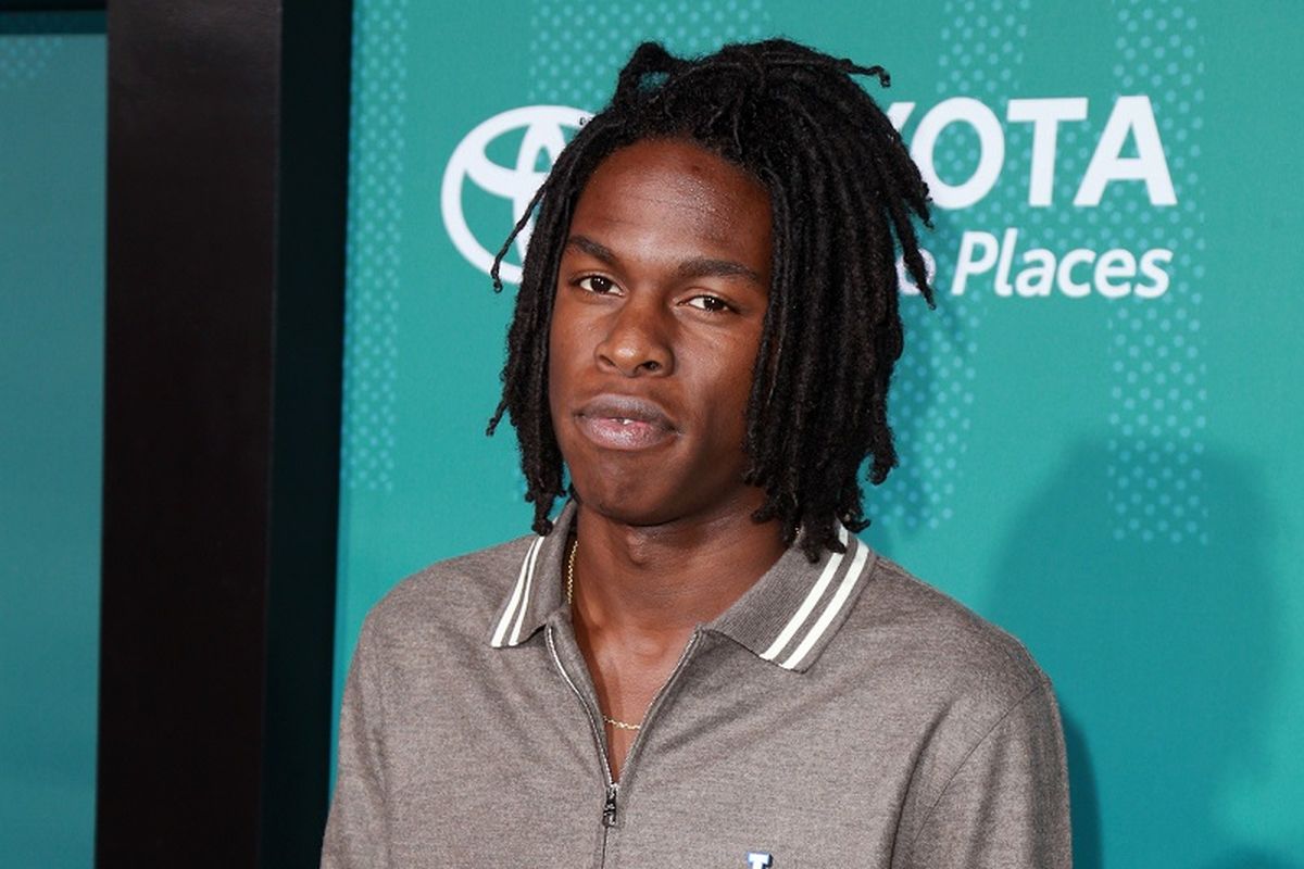 Vokalis soul dan R&B Daniel Caesar menghadiri Soul Train Awards 2017 yang digelar BET di Orleans Arena, Las Vegas, pada 5 November 2017.