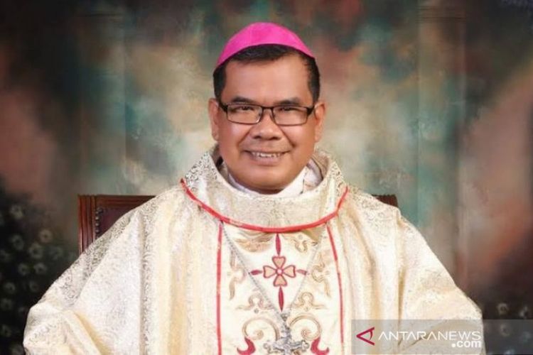  Uskup Agung Kota Medan Mgr Kornelius Sipayung.