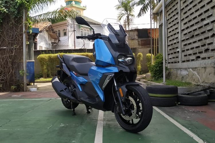 BMW C400X