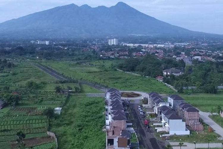 Dengan latar belakang Gunung Salak, Tamansari Cyber dibangun dengan konsep cyber home di lahan seluas 13 hektar di kawasan Mulyaharja, Bogor, Jawa Barat. 
