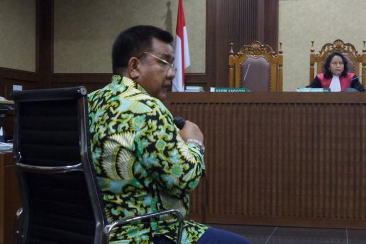 Kepala Kantor Pelayanan Pajak Penanaman Modal Asing (KPP PMA) Enam Kalibata, Johnny Sirait, di Pengadilan Tipikor Jakarta, Senin (27/2/2017).
